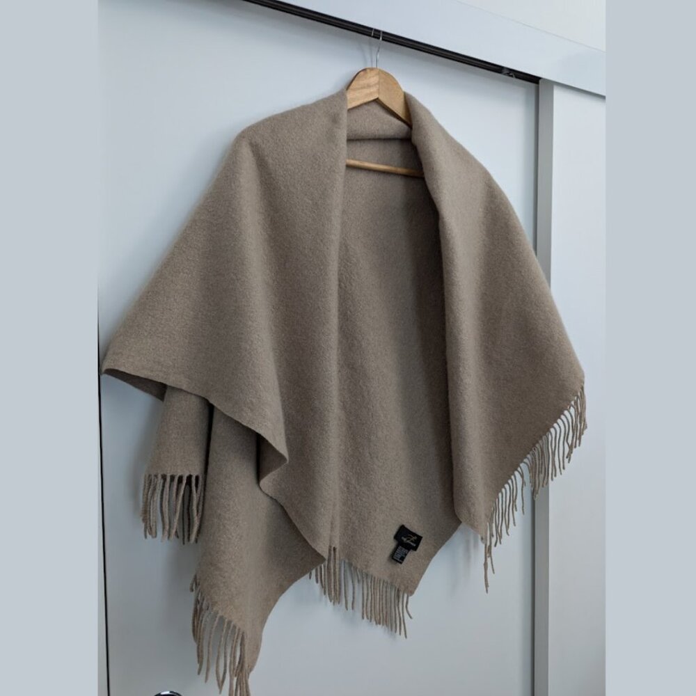 Pure Cashmere 100% Cashmere Beige Blanket Wrap - Picture 5 of 13